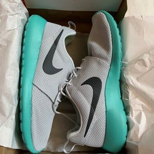 Nike roshe one men’s running shoes sz10
